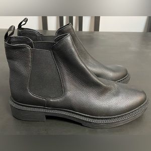 Kenneth Cole black women’s ankle boots size 6